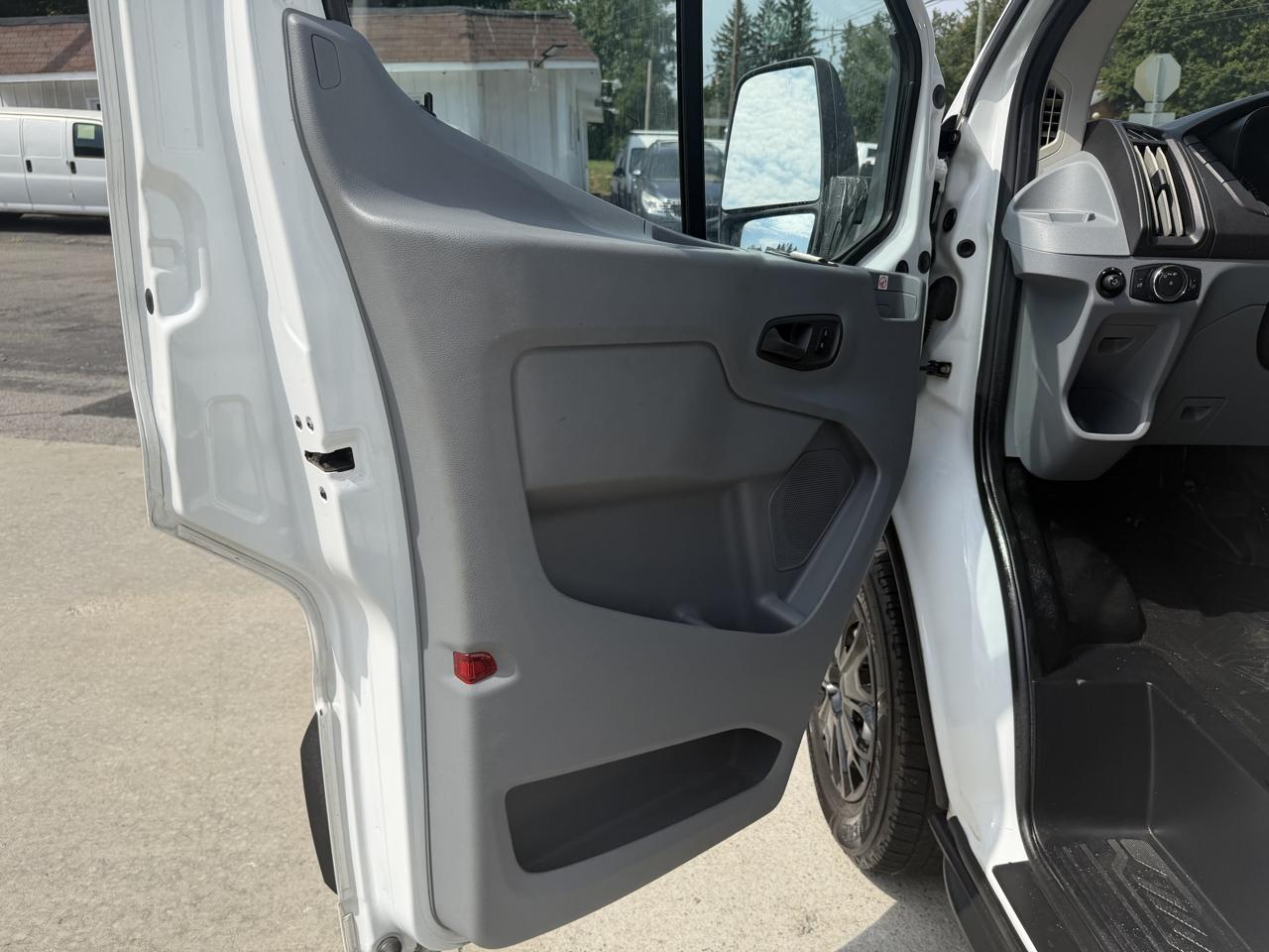 Ford Transit 150 Van Low Roof w/Sliding Pass. 130-in. WB 2019