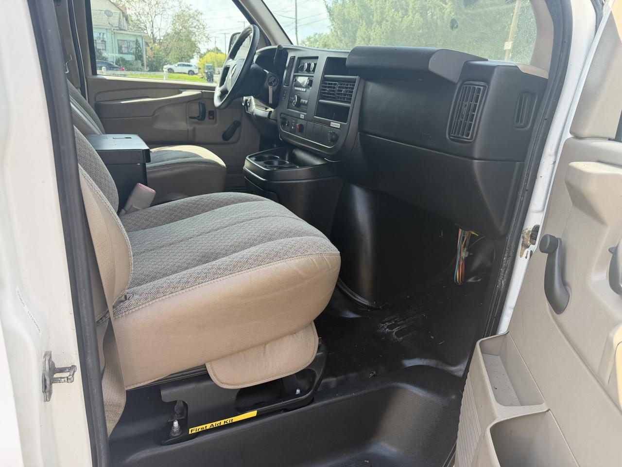 Chevrolet Express 2500 Cargo 2012