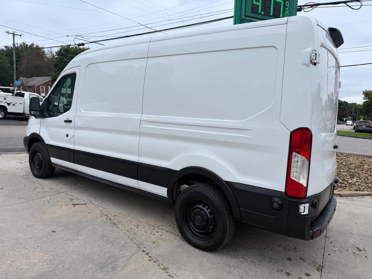 Ford Transit 250 Van Med. Roof w/Sliding Pass. 148-in. WB 2019