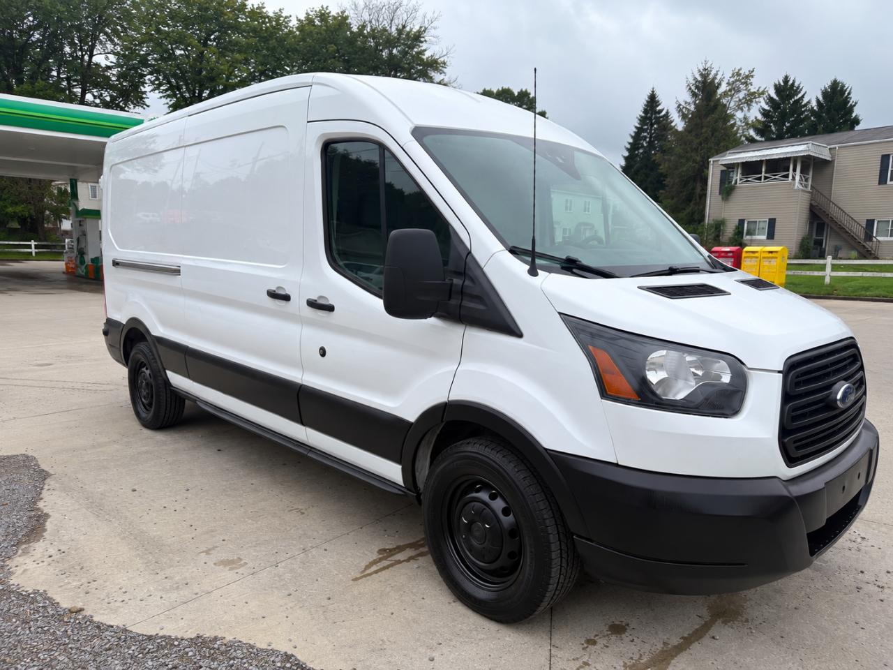 Ford Transit 250 Van Med. Roof w/Sliding Pass. 148-in. WB 2019