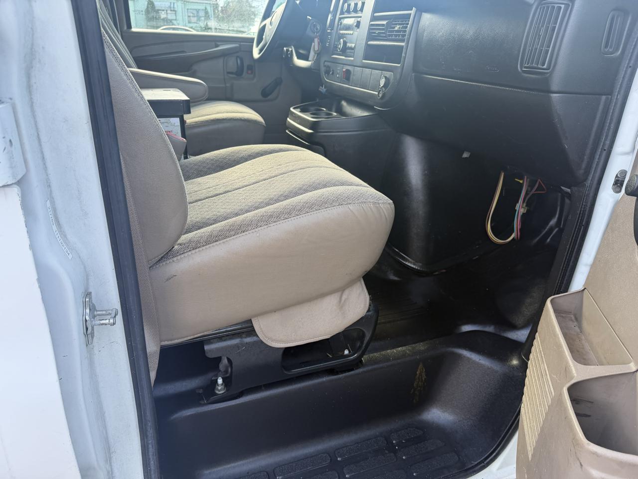 Chevrolet Express 2500 Cargo 2011