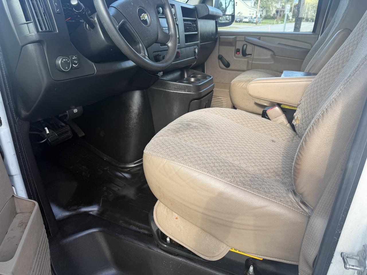 Chevrolet Express 2500 Cargo 2011