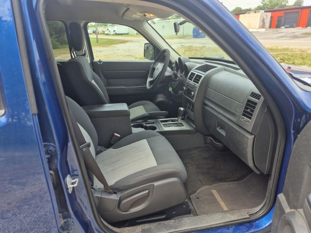 2010 Dodge Nitro SE - Photo 9