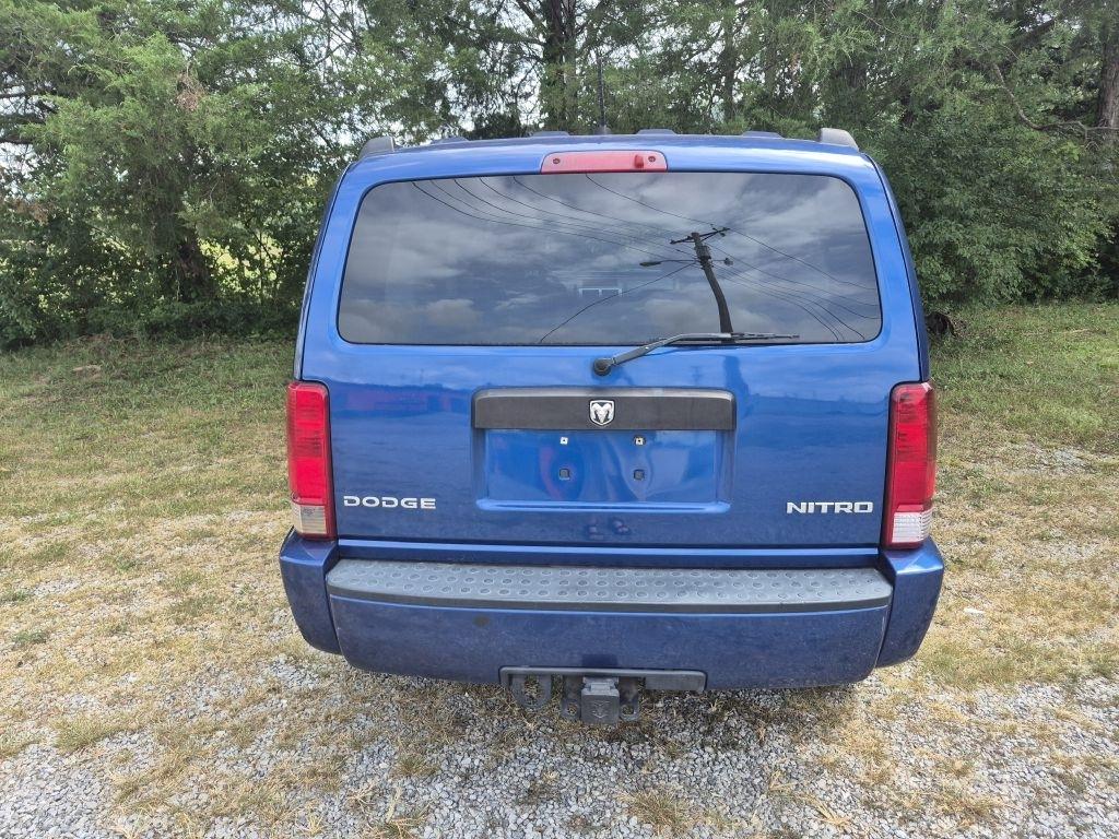 2010 Dodge Nitro SE - Photo 12