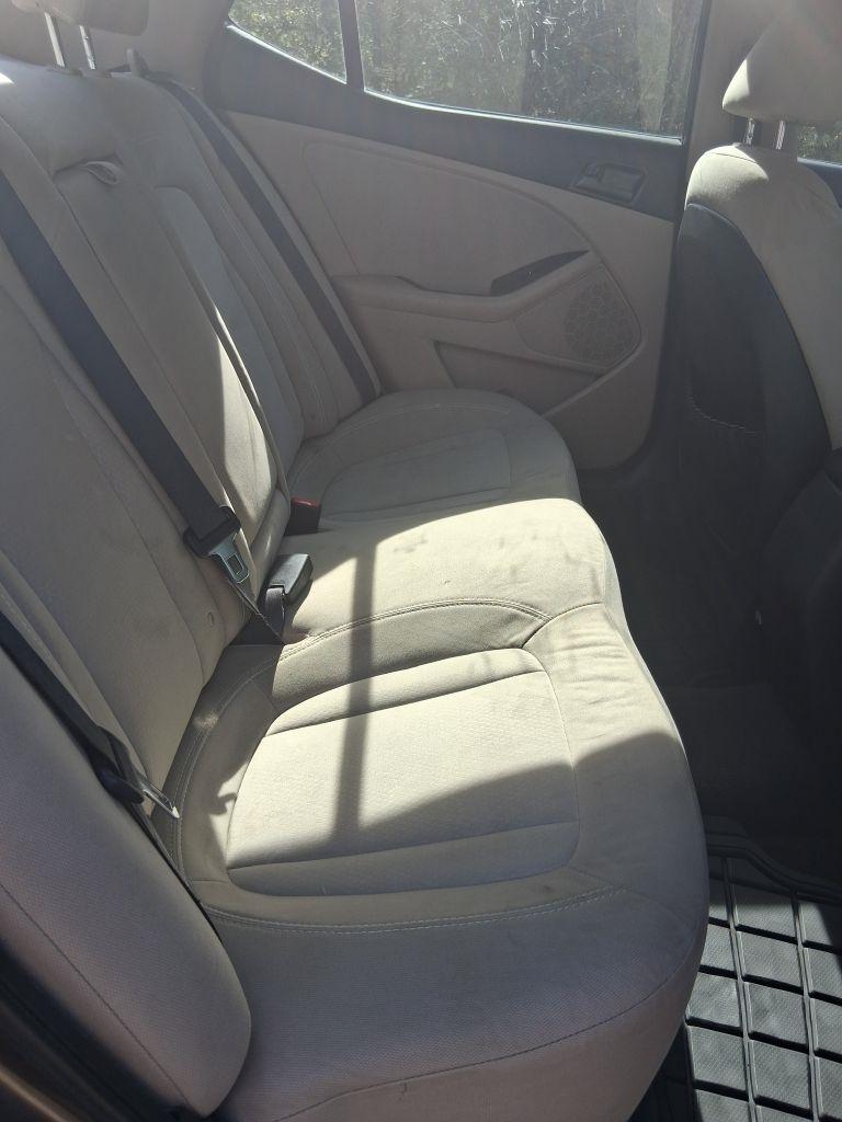 2011 Kia Optima LX - Photo 10