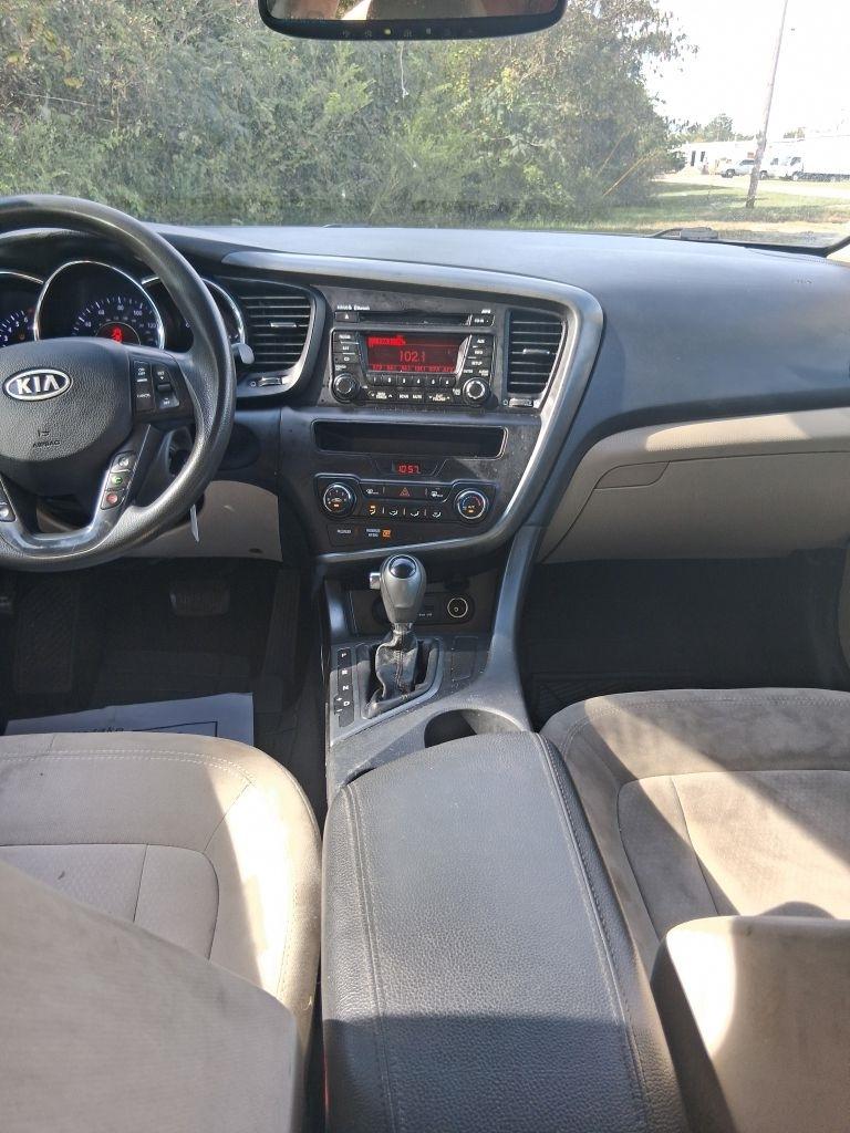 2011 Kia Optima LX - Photo 12