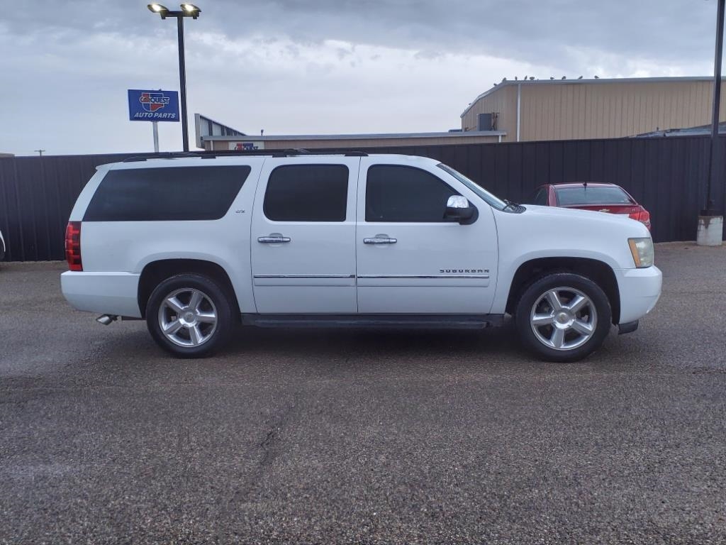 Chevrolet Suburban LTZ 1500 2WD 2011