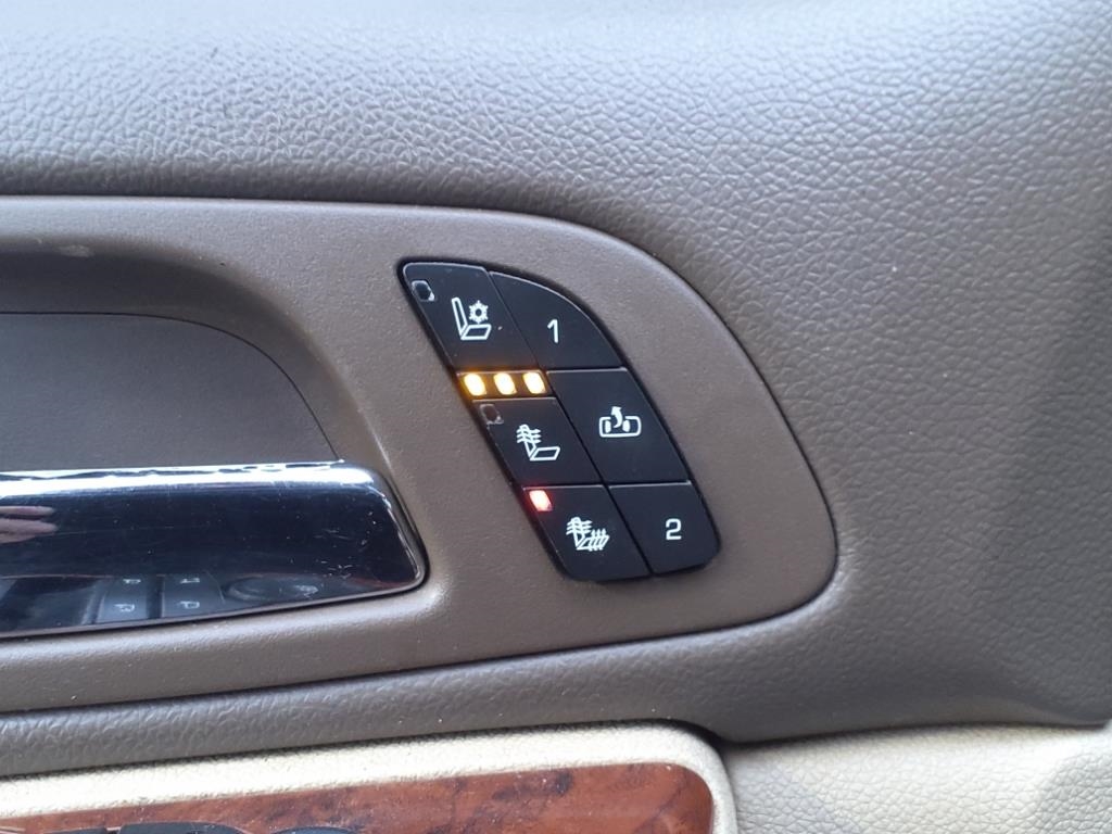 Chevrolet Suburban LTZ 1500 2WD 2011