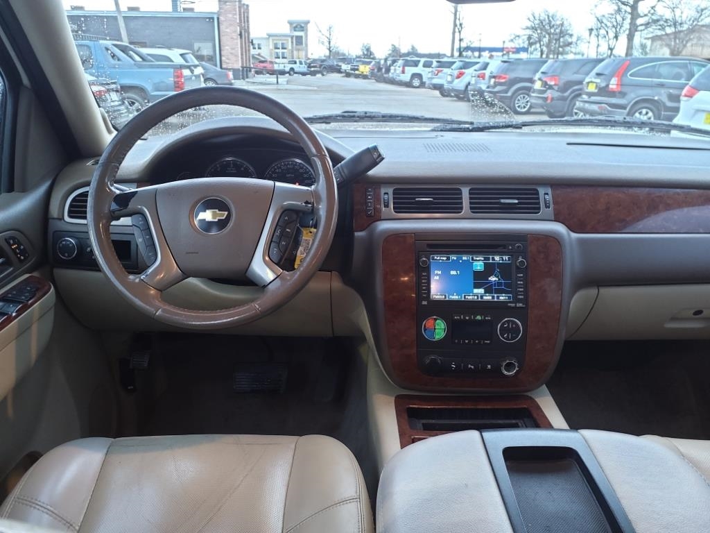 Chevrolet Suburban LTZ 1500 2WD 2011