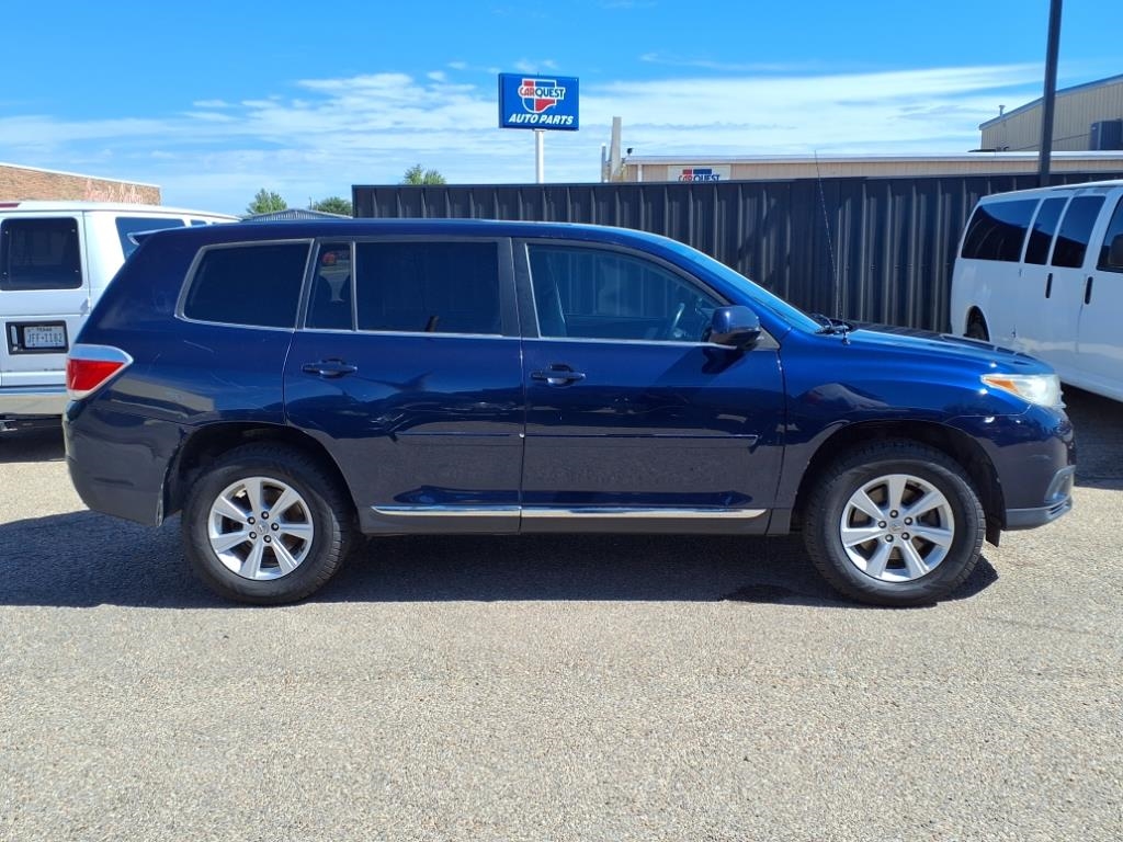 Toyota Highlander Base 2WD V6 2011