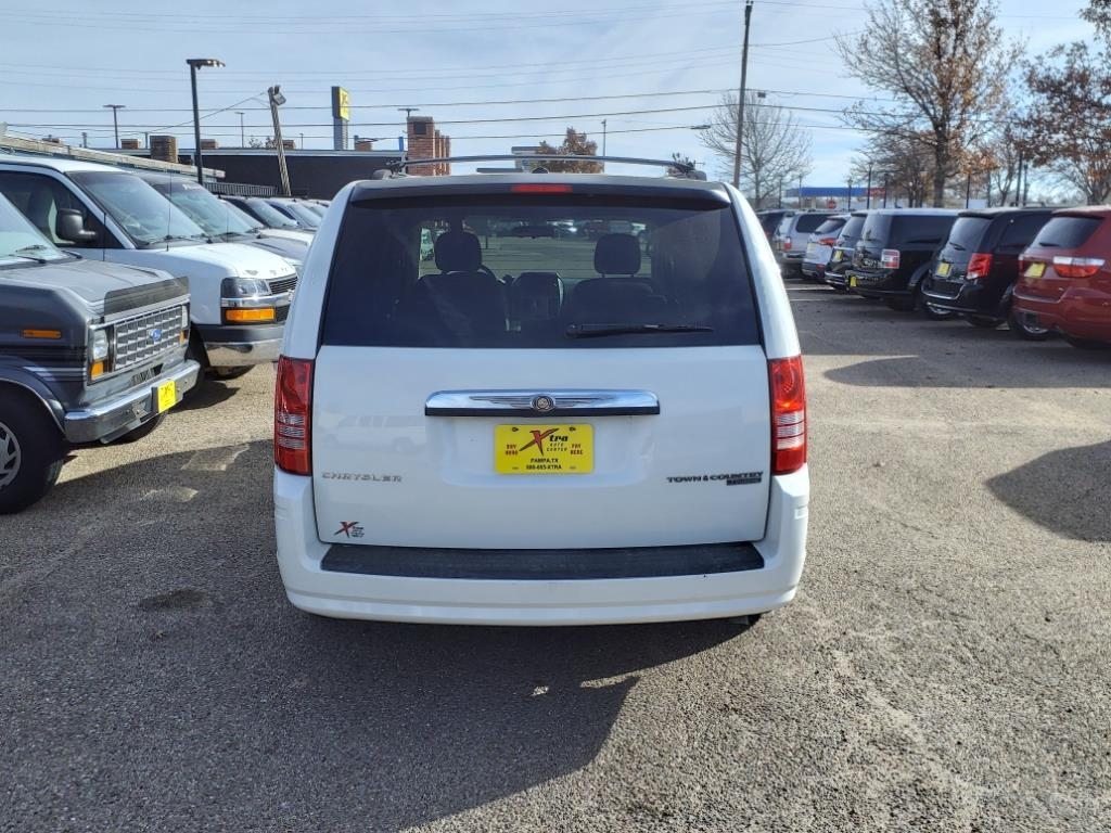 Chrysler Town & Country Touring 2010