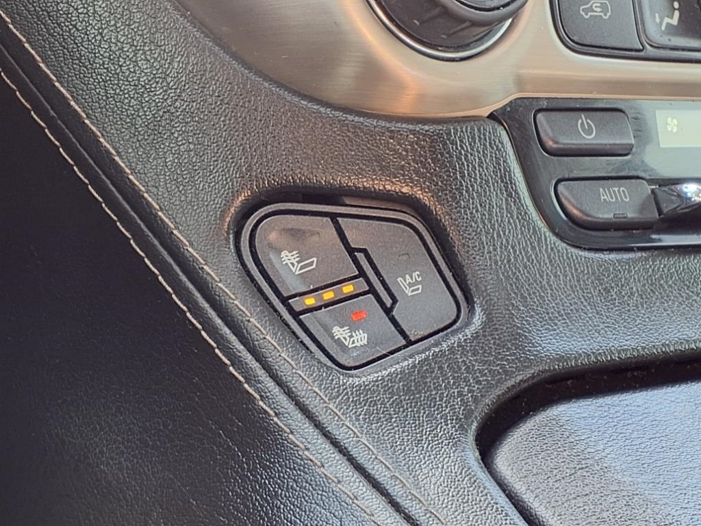 GMC Yukon Denali XL 4WD 2015