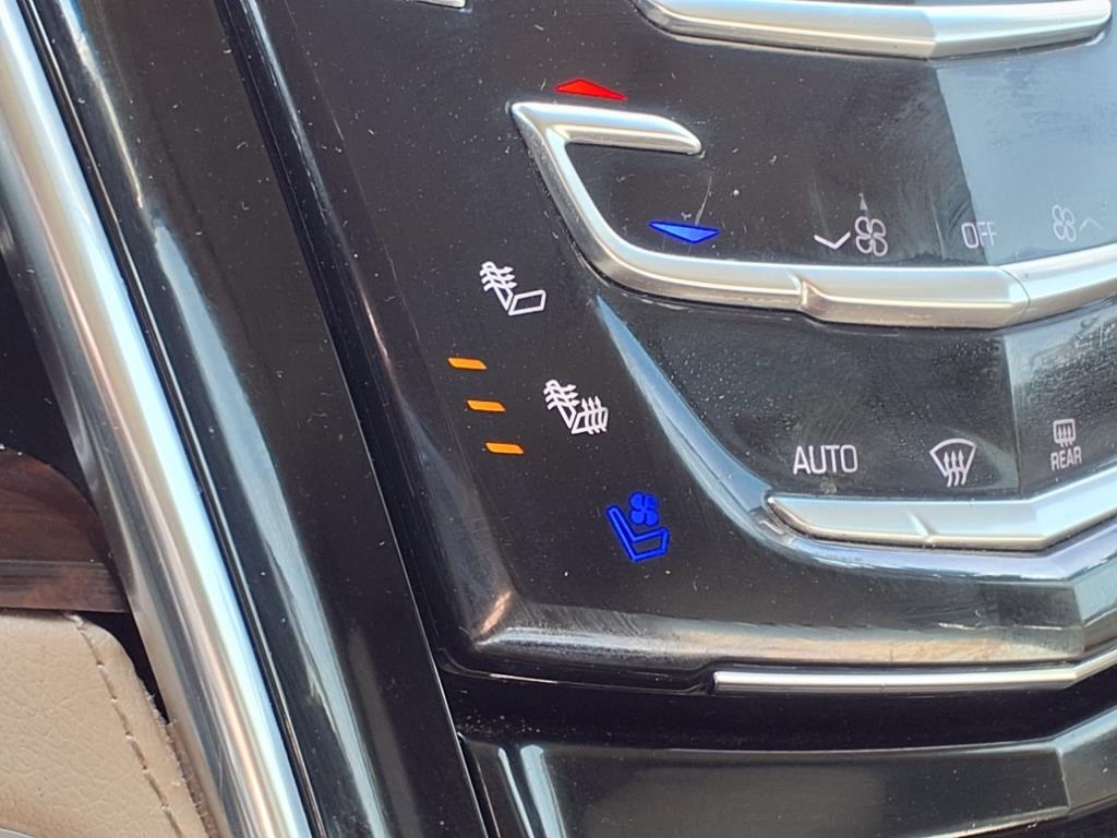 Cadillac Escalade ESV Luxury 4WD 2015