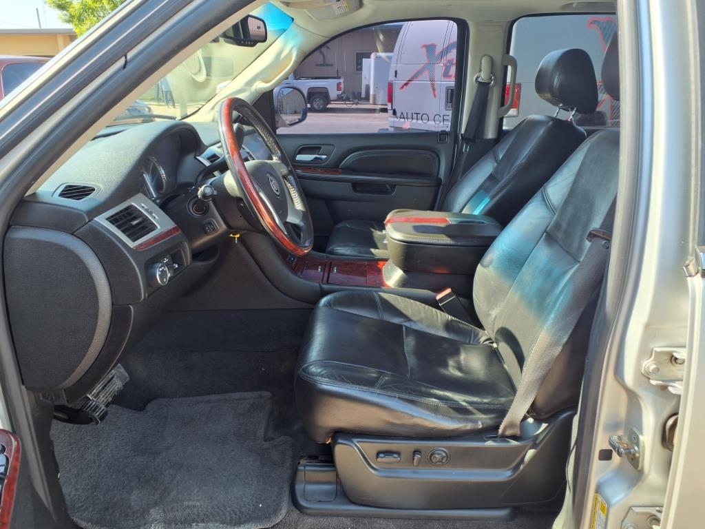 Cadillac Escalade AWD Luxury 2010