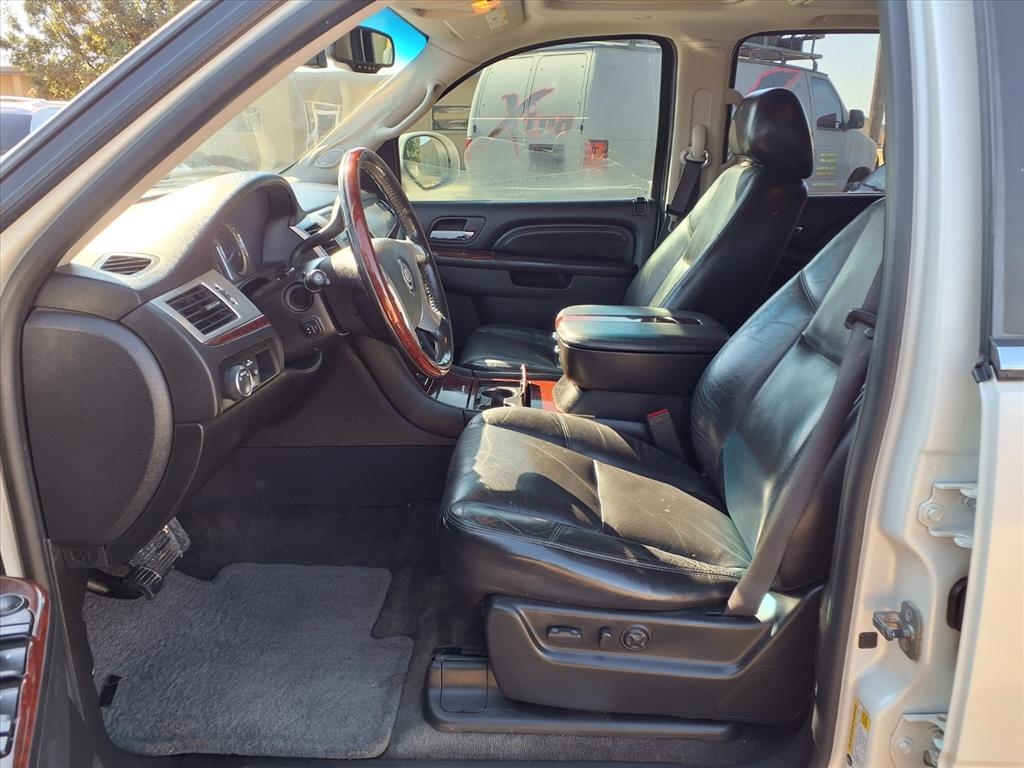 Cadillac Escalade AWD Luxury 2010