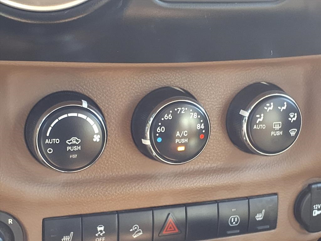 Jeep Wrangler Unlimited Sahara 4WD 2015