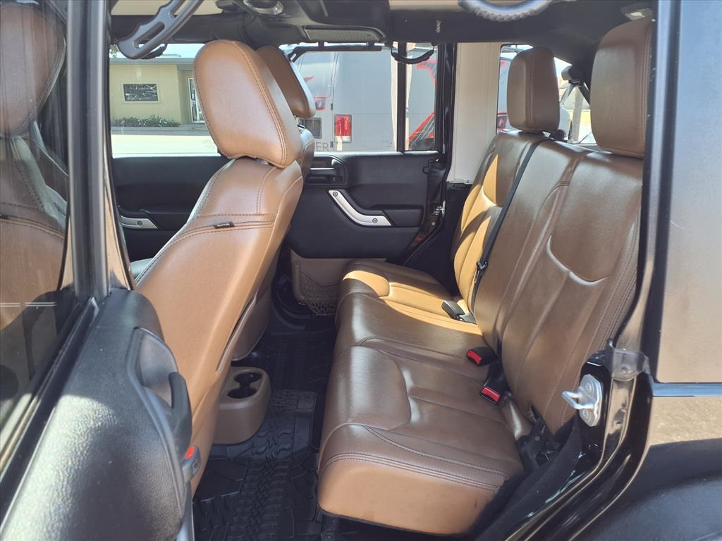 Jeep Wrangler Unlimited Sahara 4WD 2015