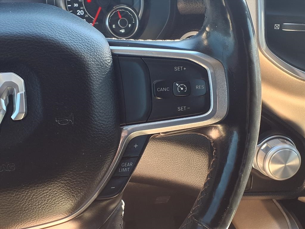 RAM 1500 Laramie Crew Cab SWB 4WD 2019