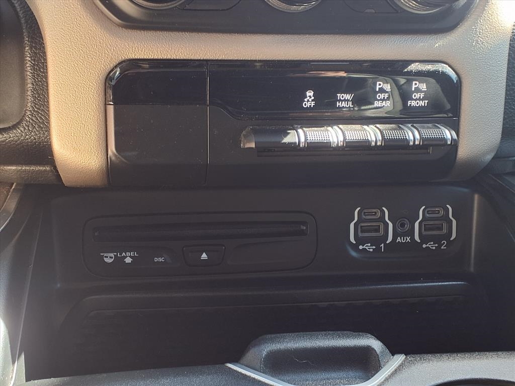 RAM 1500 Laramie Crew Cab SWB 4WD 2019