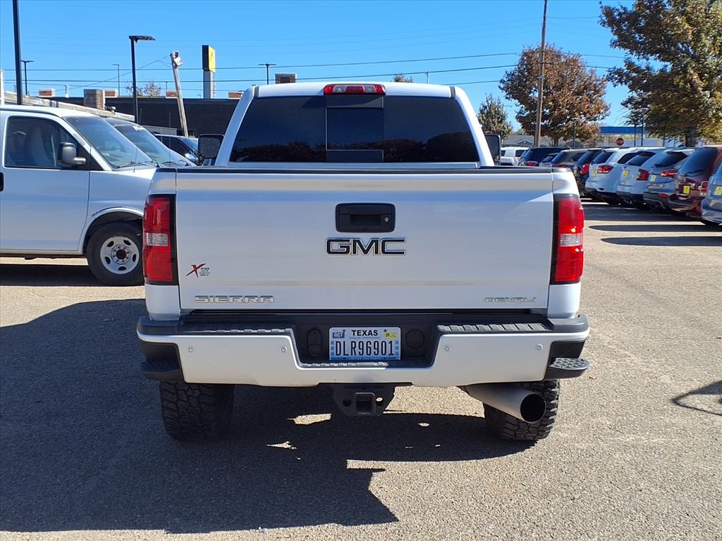 GMC Sierra 2500HD Denali Crew Cab 4WD 2018