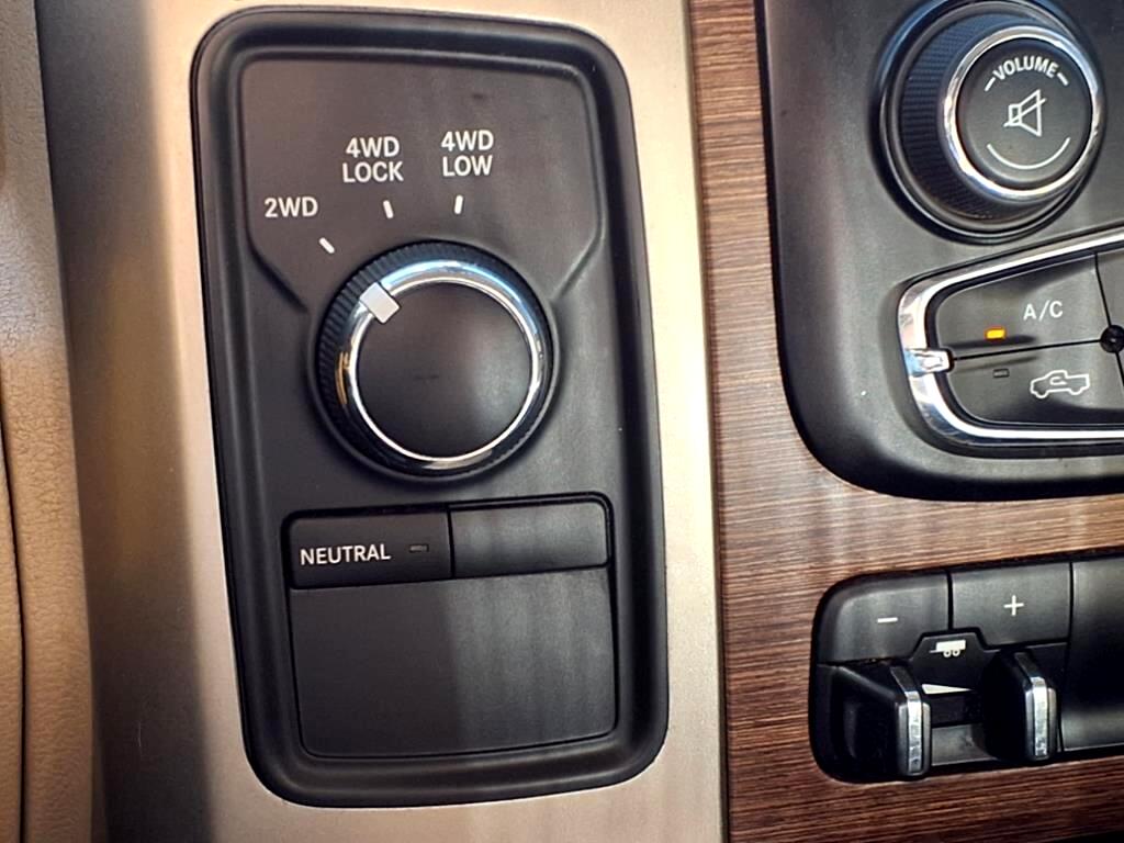 RAM 3500 Laramie Mega Cab 4WD 2013