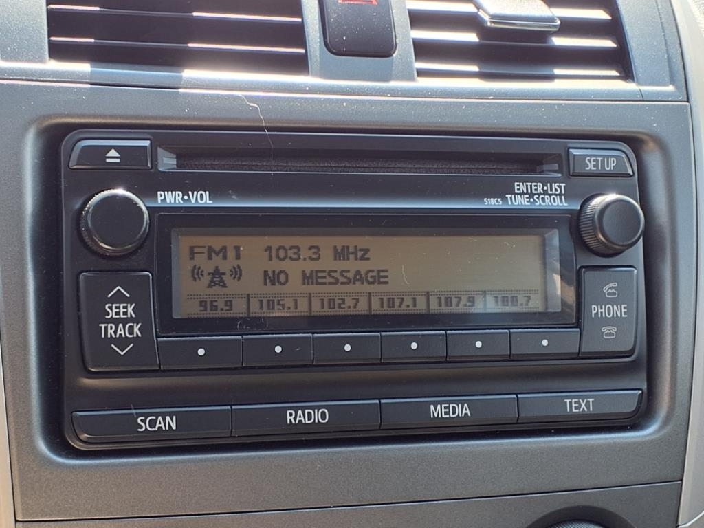 Toyota Corolla S 5-Speed MT 2012