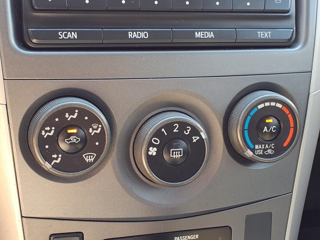 Toyota Corolla S 5-Speed MT 2012