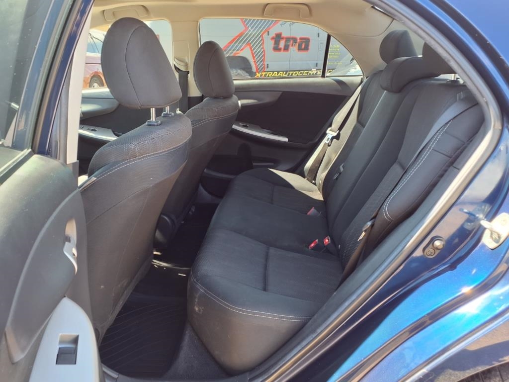 Toyota Corolla S 5-Speed MT 2012