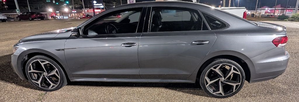 2020 Volkswagen Passat R-Line's photo