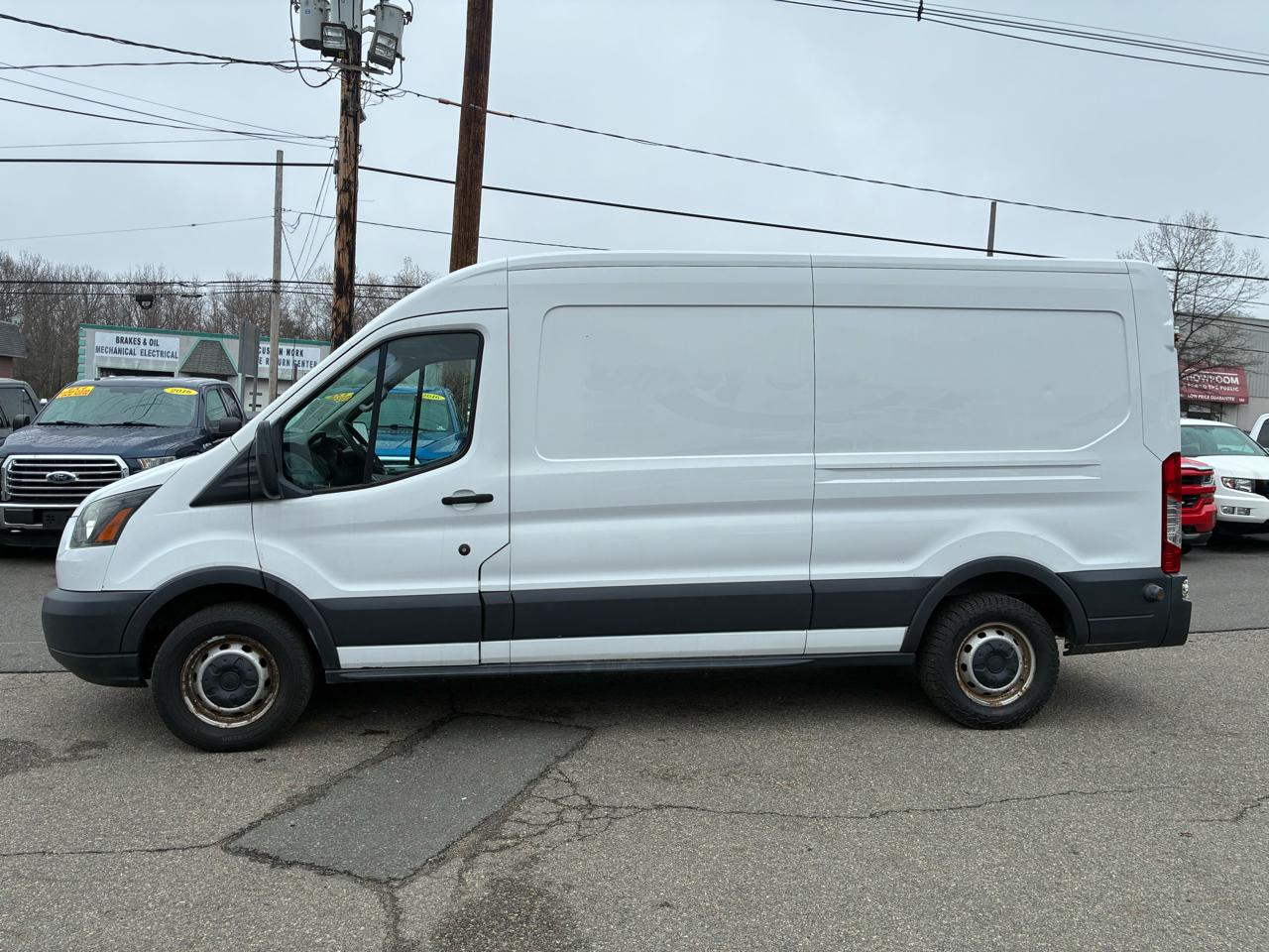 View vehicle photo 2