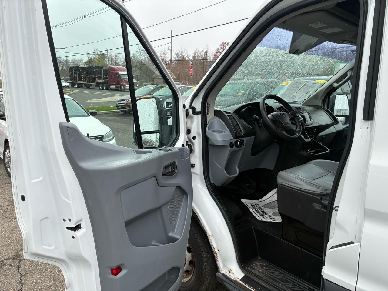 Ford Transit 150 Van Med. Roof w/Sliding Pass. 148-in. WB 2015