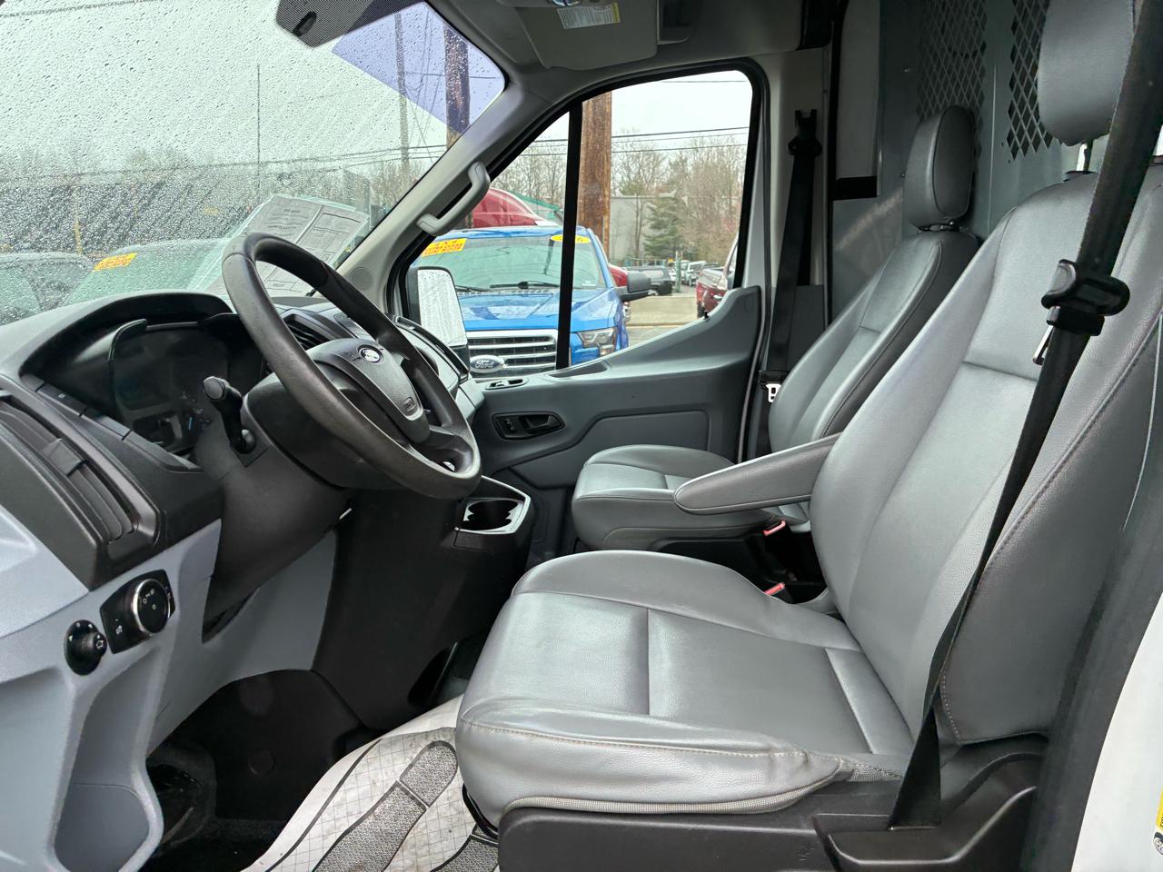 Ford Transit 150 Van Med. Roof w/Sliding Pass. 148-in. WB 2015