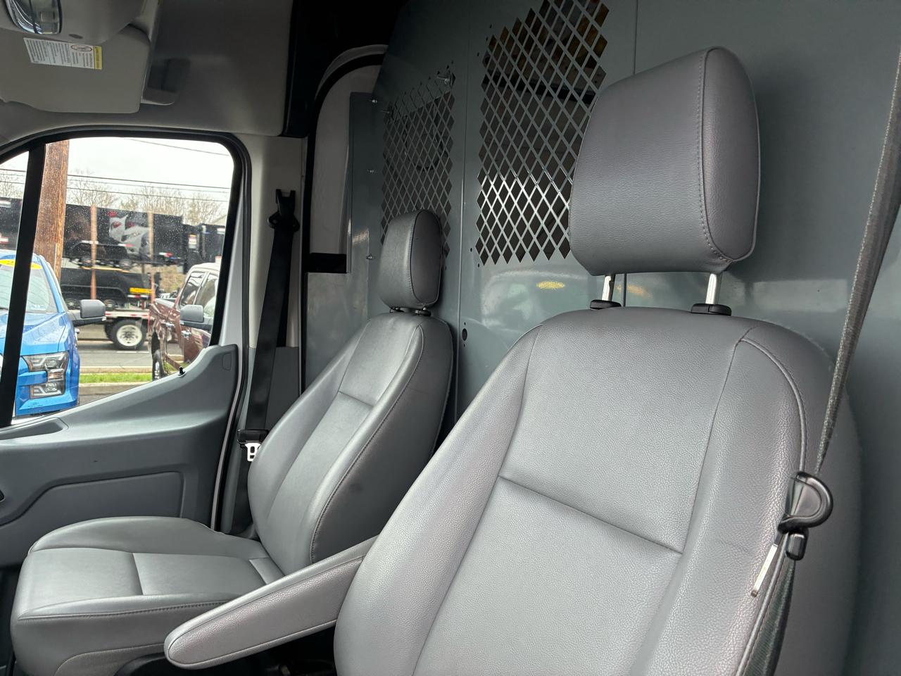 Ford Transit 150 Van Med. Roof w/Sliding Pass. 148-in. WB 2015