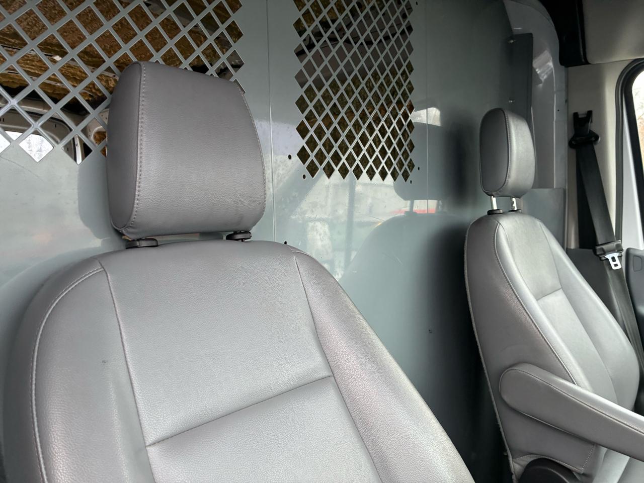 Ford Transit 150 Van Med. Roof w/Sliding Pass. 148-in. WB 2015