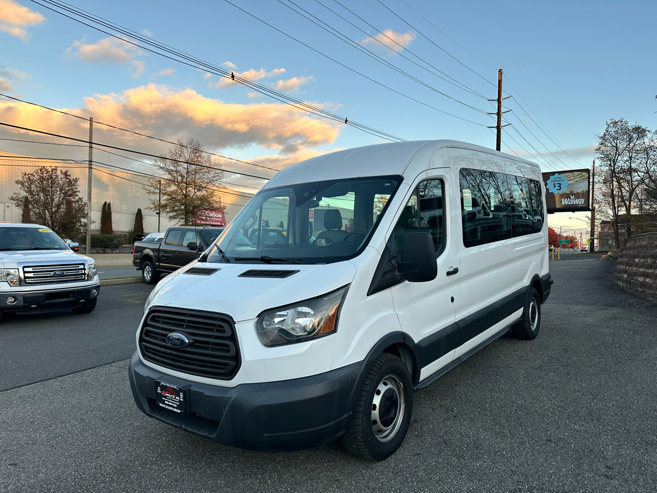 2016 Ford Transit 350 Wagon Med. Roof XL w/Sliding Pass. 148-in. WB