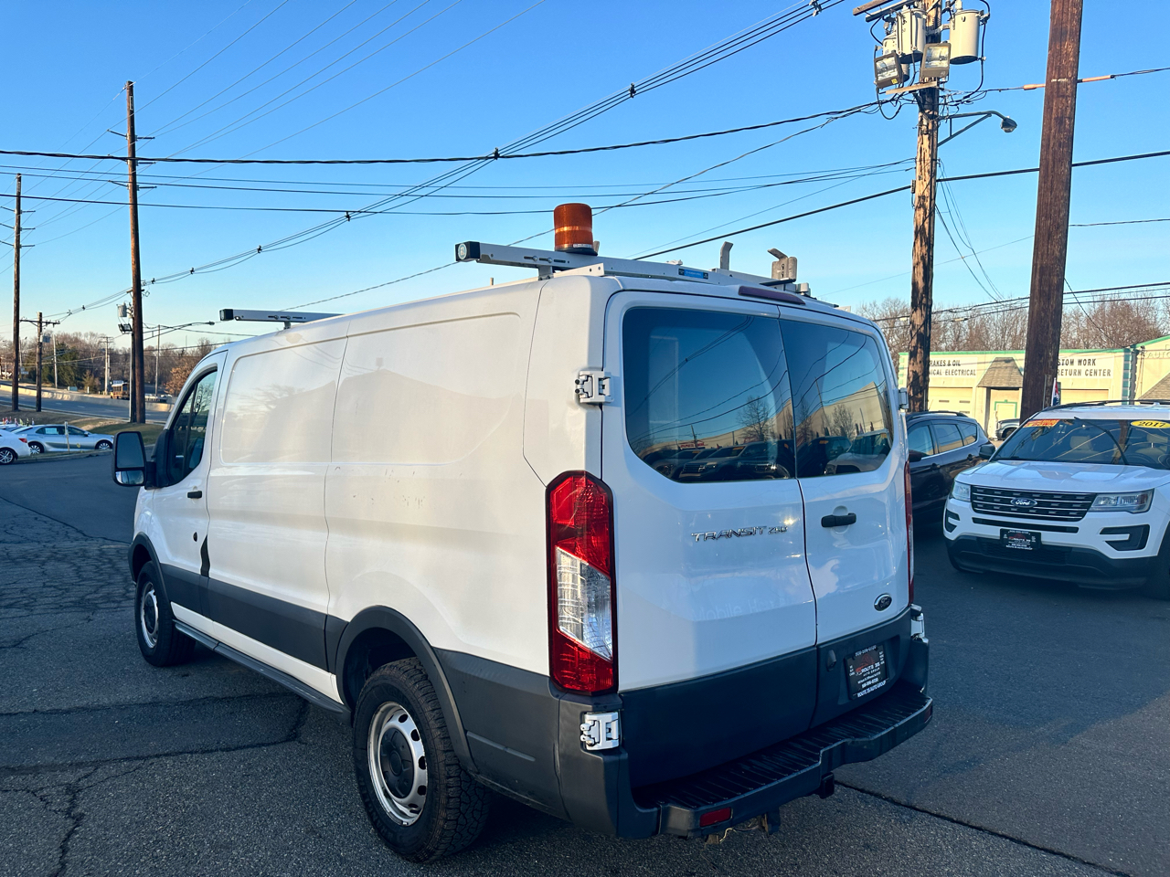 Ford Transit 250 Van Low Roof 60/40 Pass.130-in. WB 2015