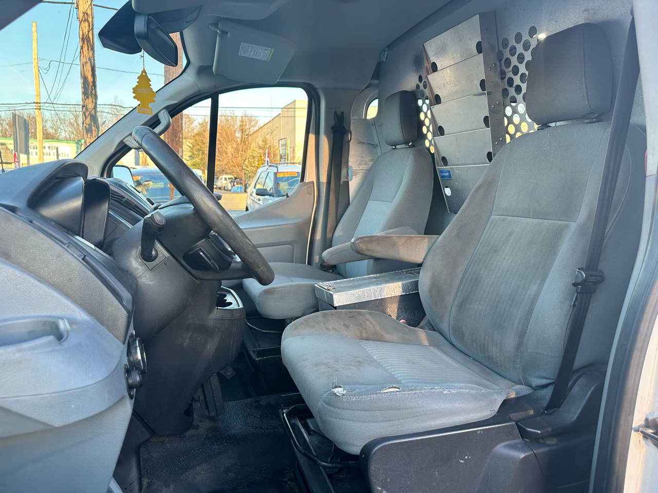 Ford Transit 250 Van Low Roof 60/40 Pass.130-in. WB 2015