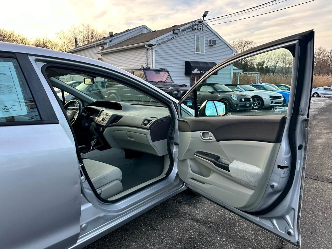 Honda Civic LX Sedan 5-Speed AT 2012