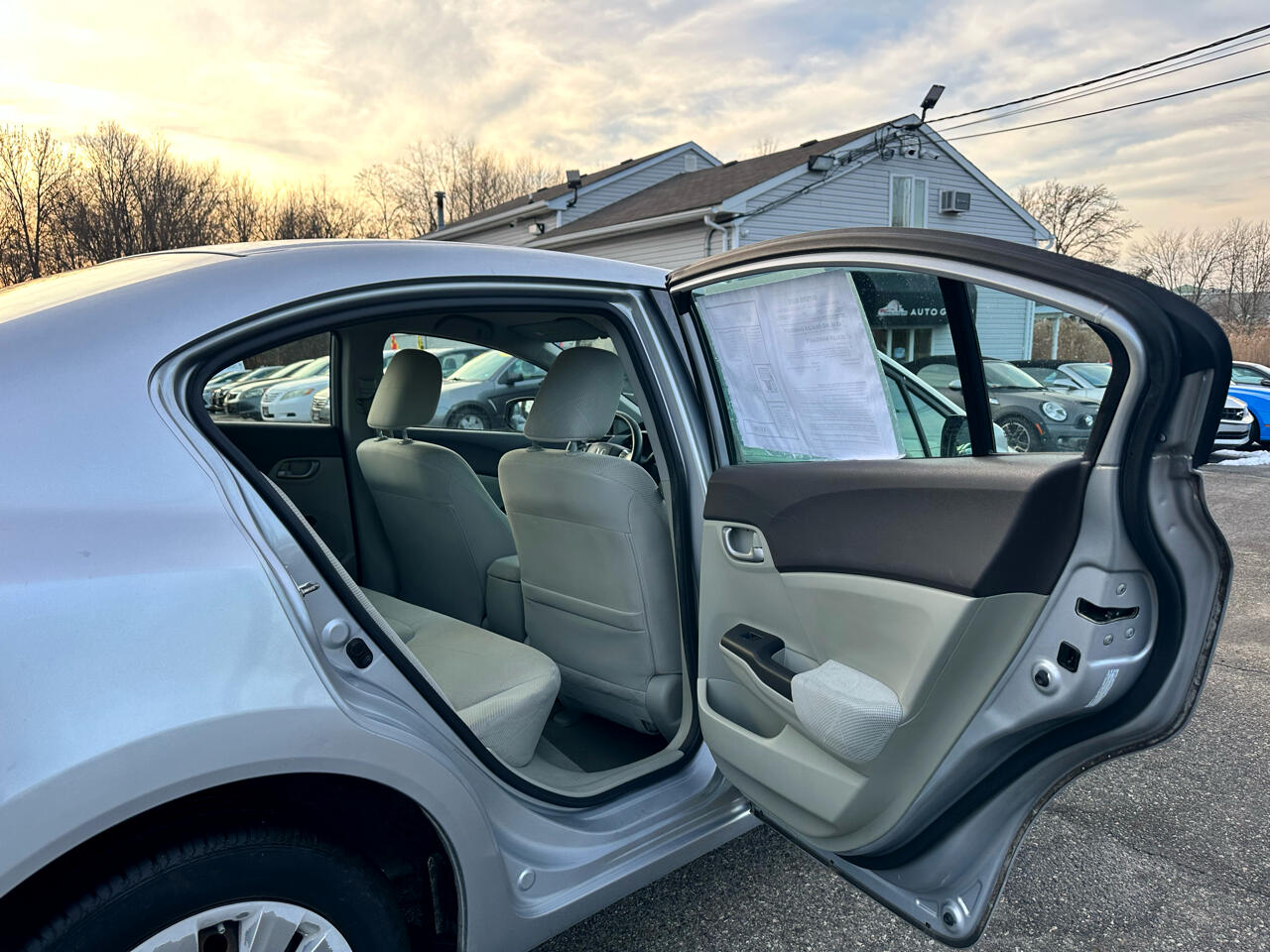 Honda Civic LX Sedan 5-Speed AT 2012