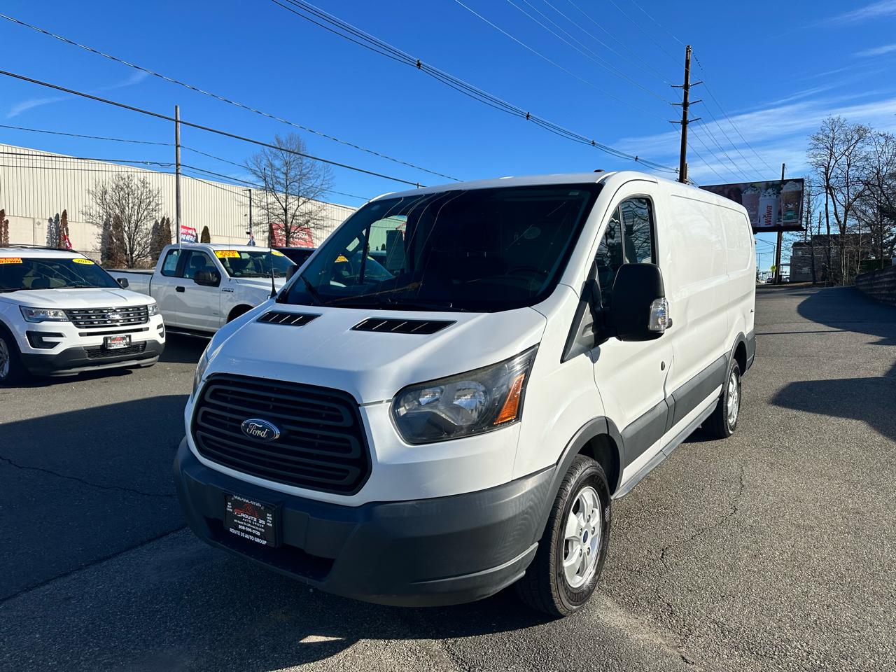 Ford Transit 250 Van Low Roof w/Sliding Pass. 130-in. WB 2017