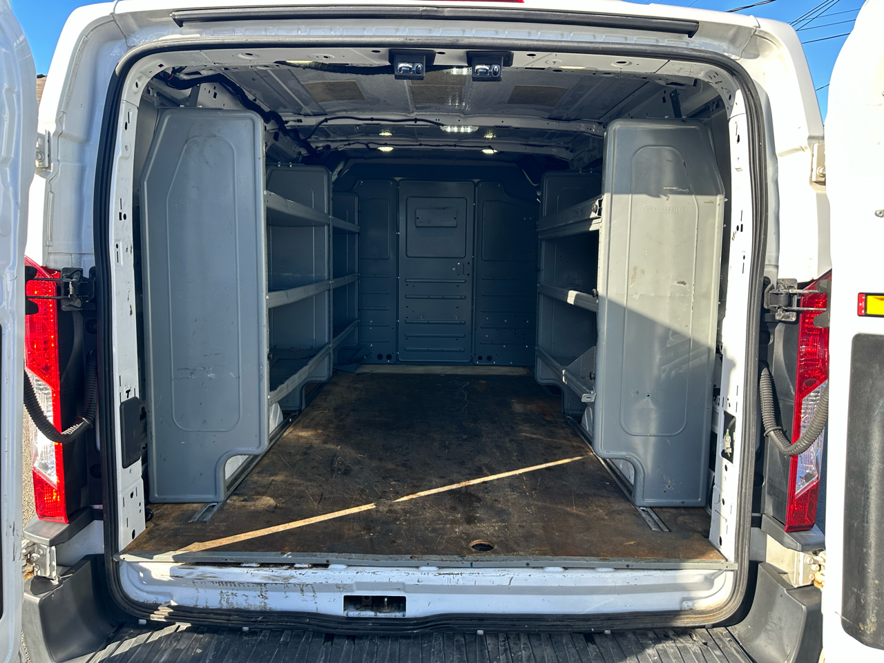 Ford Transit 250 Van Low Roof w/Sliding Pass. 130-in. WB 2017