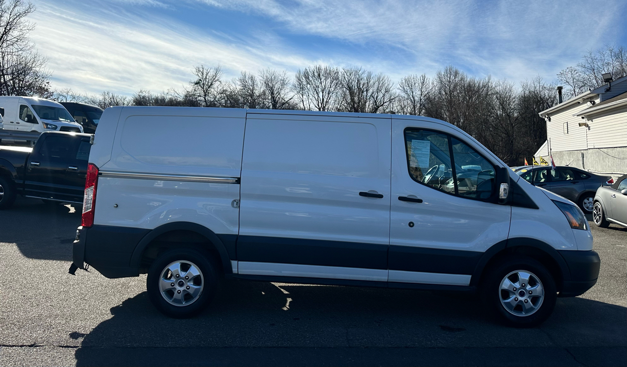 Ford Transit 250 Van Low Roof w/Sliding Pass. 130-in. WB 2017