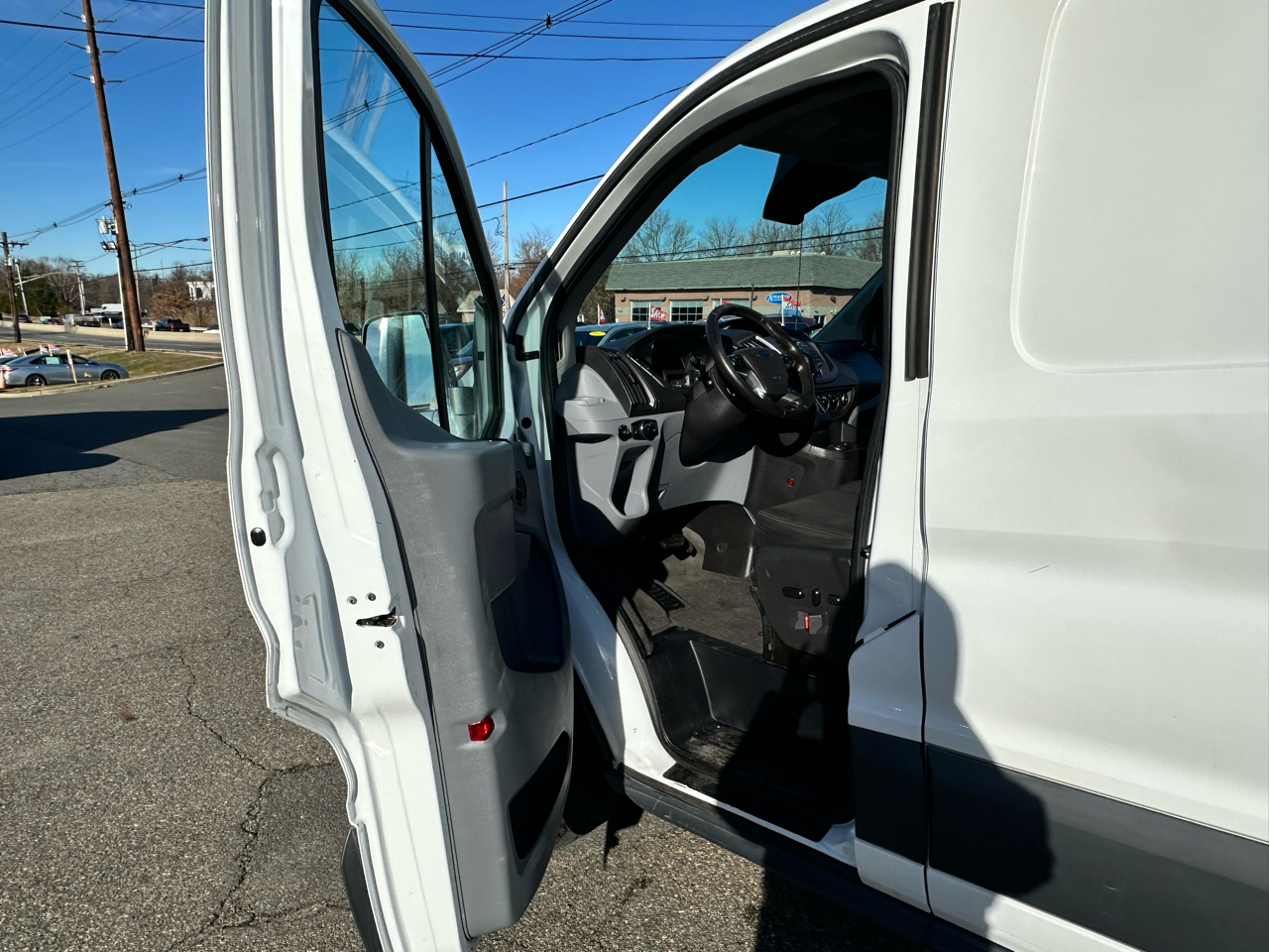 Ford Transit 250 Van Low Roof w/Sliding Pass. 130-in. WB 2017