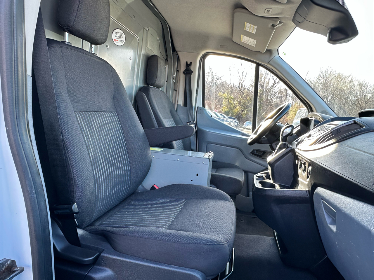 Ford Transit 250 Van Low Roof w/Sliding Pass. 130-in. WB 2017