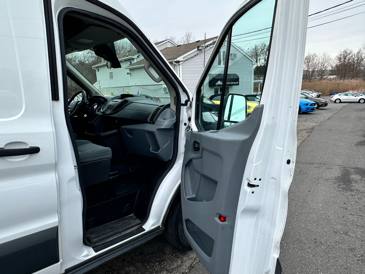 Ford Transit 150 Van Med. Roof w/Dual Sliding 148-in. WB 2015