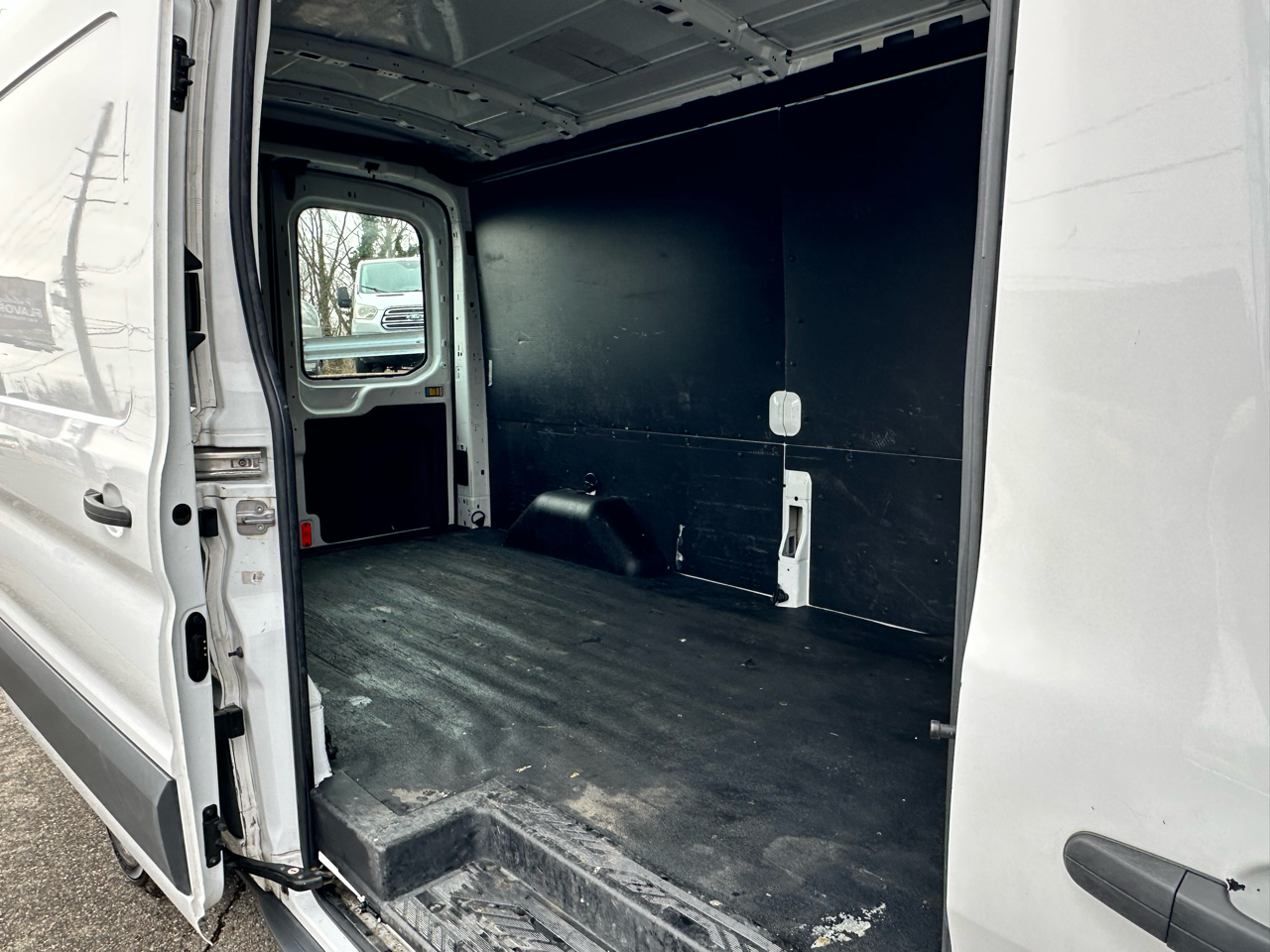 Ford Transit 150 Van Med. Roof w/Dual Sliding 148-in. WB 2015