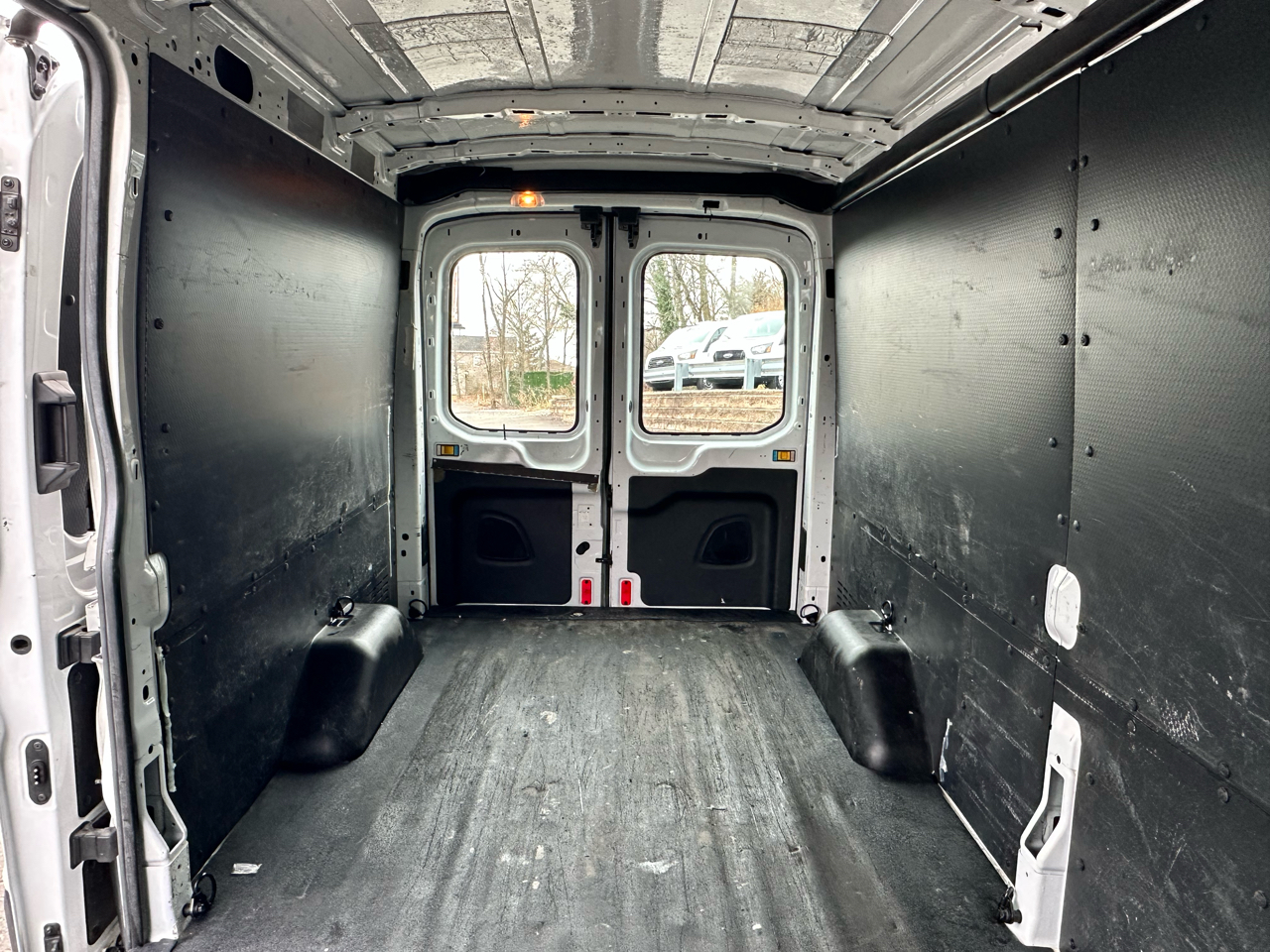 Ford Transit 150 Van Med. Roof w/Dual Sliding 148-in. WB 2015