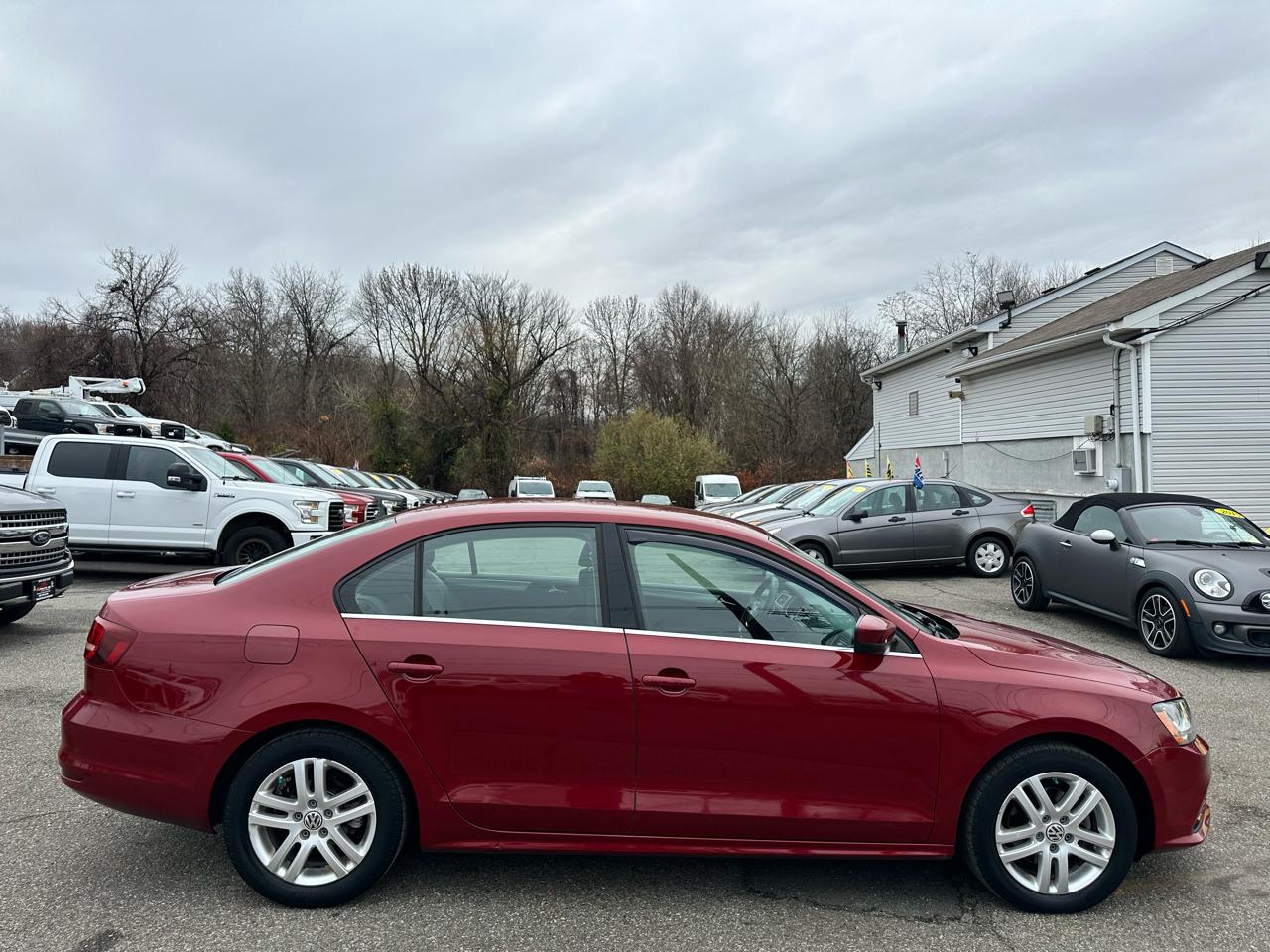 Volkswagen Jetta 1.4T S 6A 2017