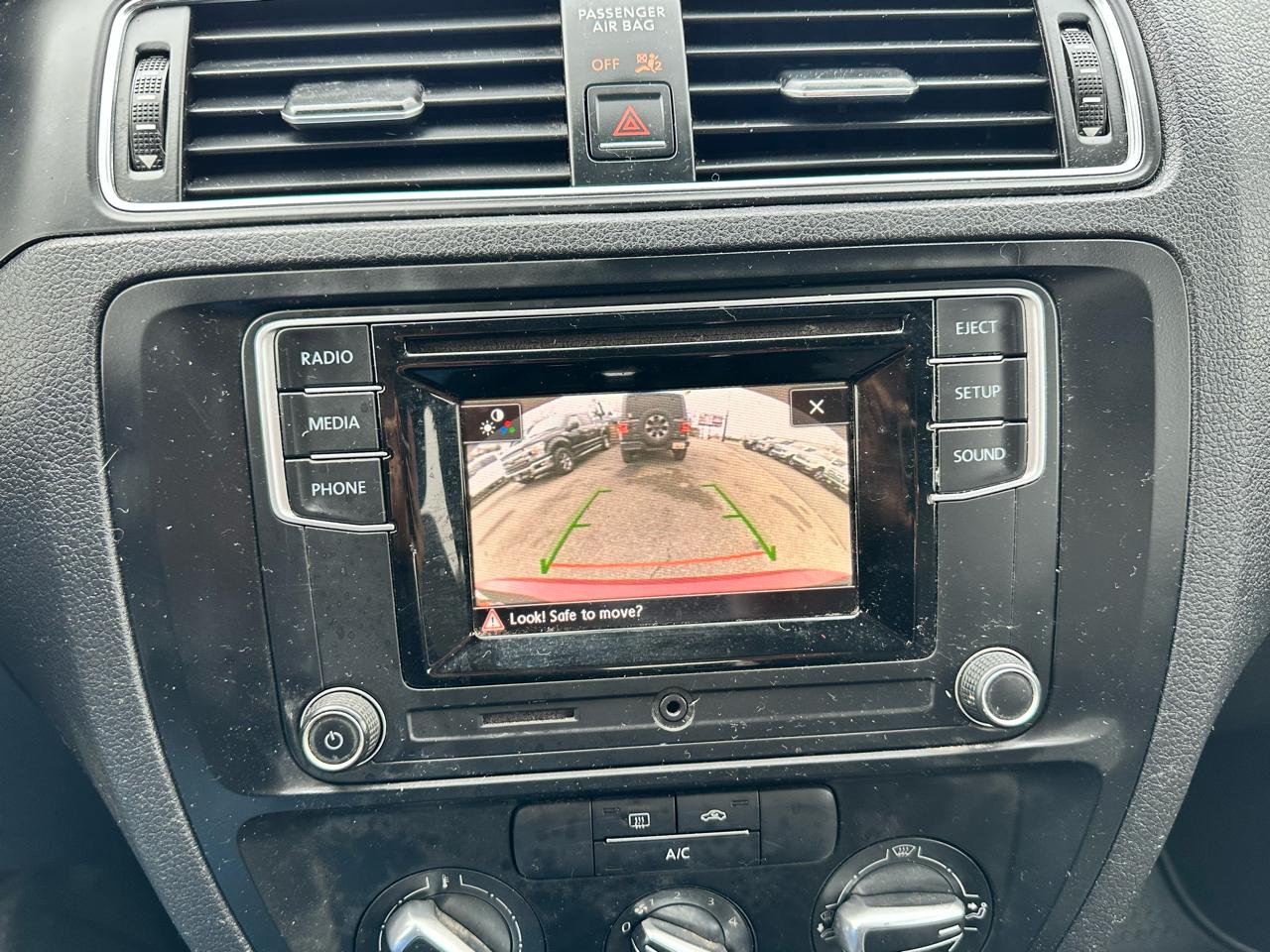 Volkswagen Jetta 1.4T S 6A 2017