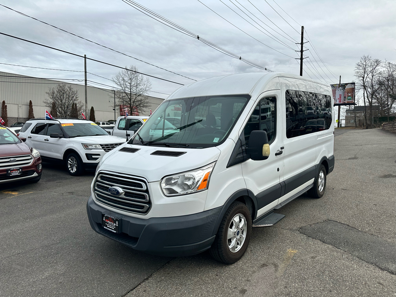 2018 Ford Transit 150 Wagon Med. Roof XLT w/Sliding Pass. 130-in. WB